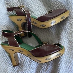 Miss L Fire pumps 8.5 PERFECT, Leather